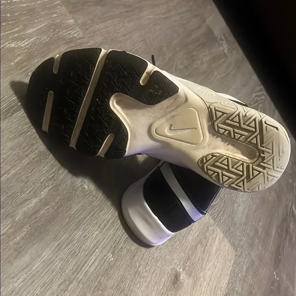 Nike Men's Black Running Shoes - Picture 9 of 10